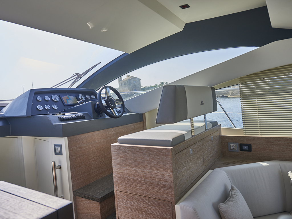 Astondoa 44 Flybridge Details - Used Boats For Sale in Dubai, UAE ...
